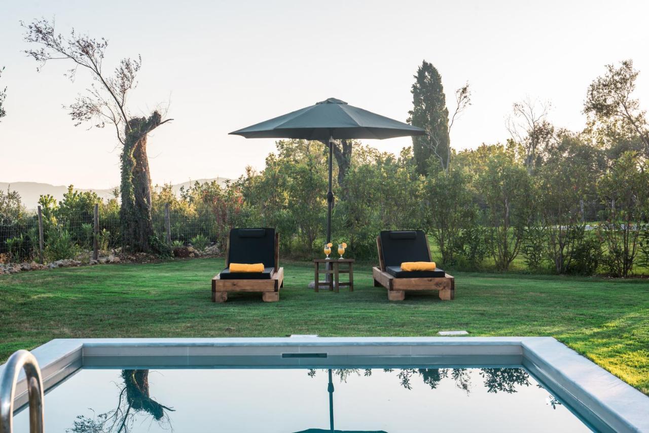 Villas Epta Karpi Complex Of 7 Luxury Villas Skriperon Exterior foto