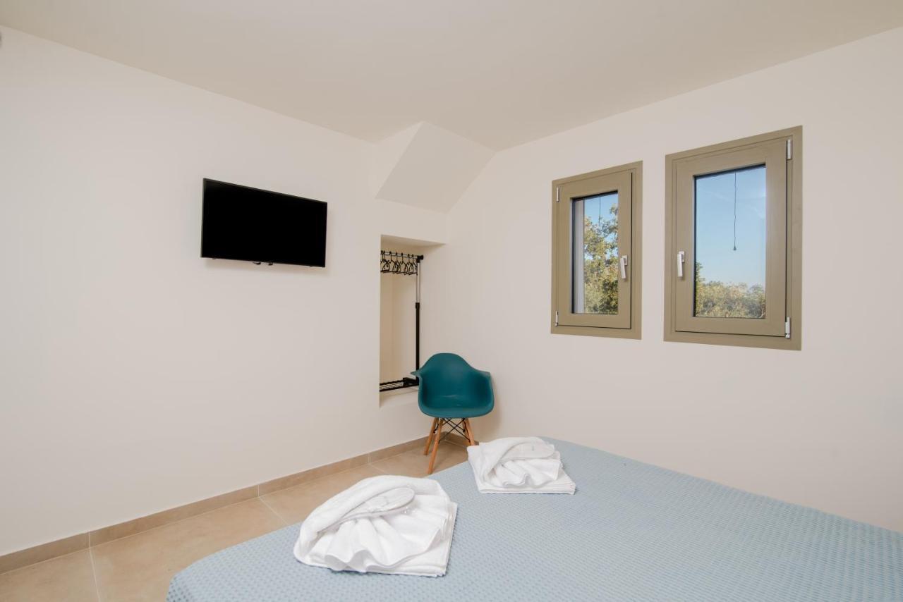 Villas Epta Karpi Complex Of 7 Luxury Villas Skriperon Exterior foto