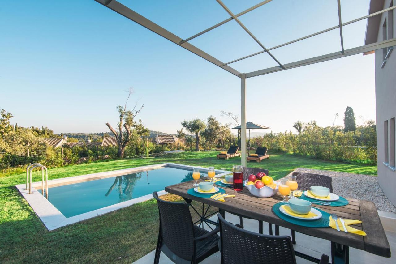 Villas Epta Karpi Complex Of 7 Luxury Villas Skriperon Exterior foto